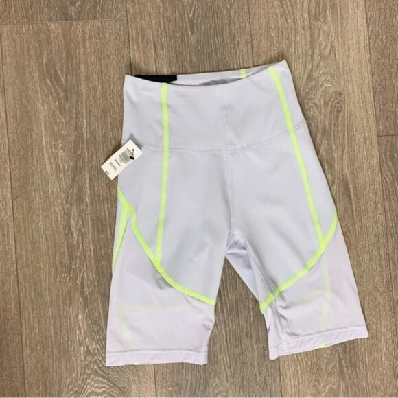 Tna Aritzia Sereno Biker Shorts High Rise Waist Pale Violet Purple Size XS - Picture 3 of 16